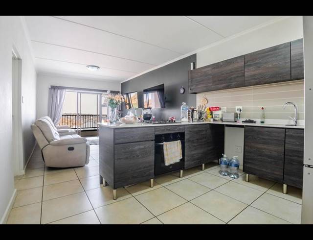 3 BEDROOM APARTMENT FOR SALE IN OAKDENE